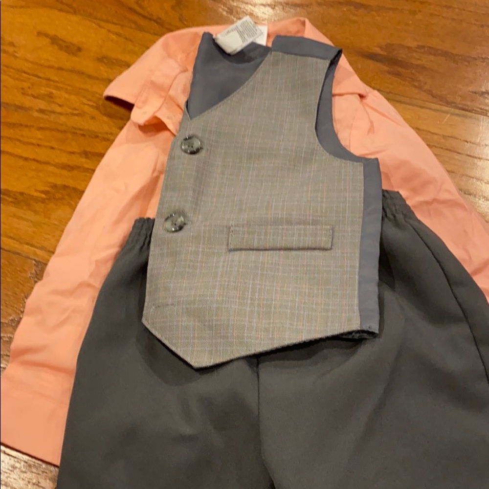 3 piece suit set. Size 24 maths.
